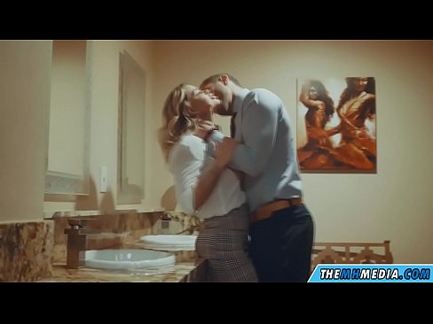 ❤️ Kapag ang isang busty blonde seduces sa isang pampublikong banyo ❤️❌ super sex sa porn tl.happytour.top ❌️❤